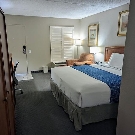 Travelodge By Wyndham Pueblo Exterior photo