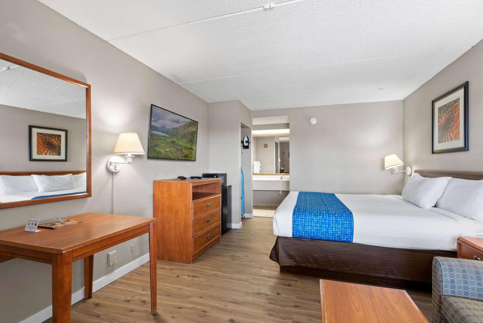 Travelodge By Wyndham Pueblo Exterior photo